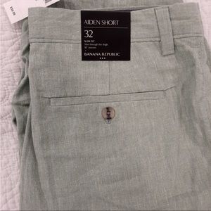 Men's slim fit size 32 short from Banana Republic